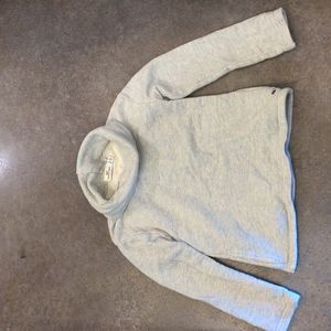 Vineyard Vines XS Grey funnel neck sweater